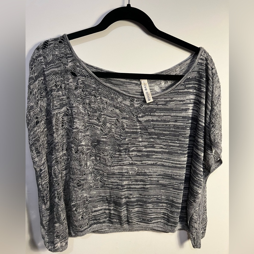 Cropped T-shirt style w/ see through embellishment